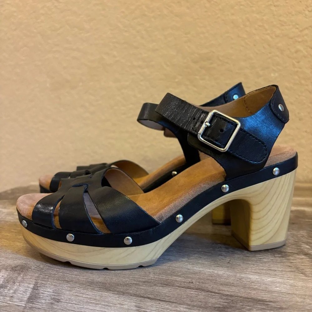 Clarks Ledella Trail Strappy Sandal Black Leather Upper